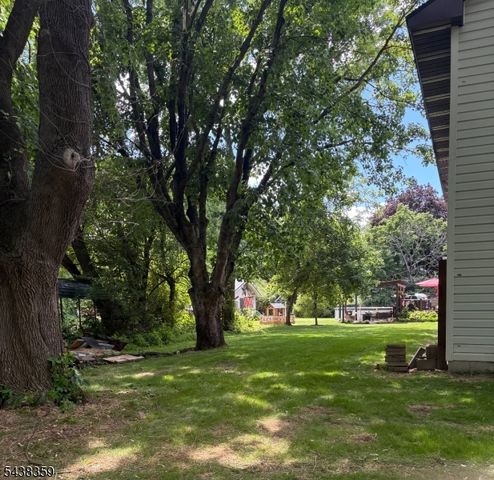940 Hobson St, Alpha Boro, NJ 08865
