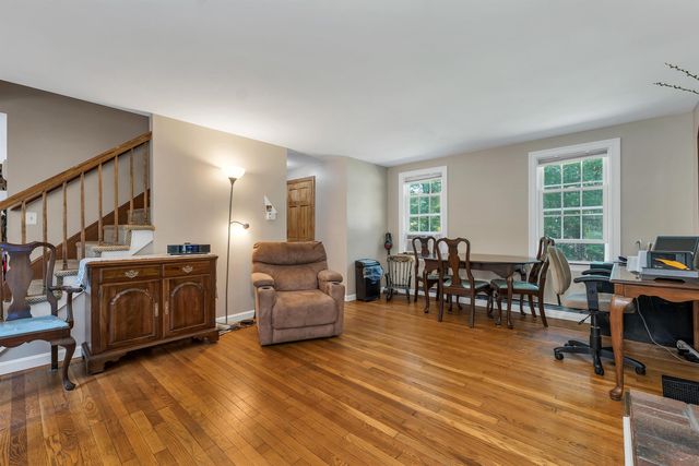 10 Twinbrook Drive, Derry, NH 03038