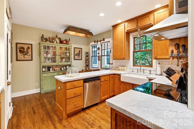 52 Cheshire Drive, Black Mountain, NC 28711
