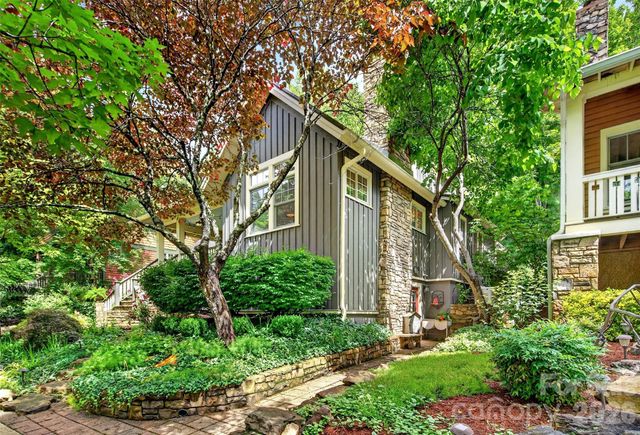 52 Cheshire Drive, Black Mountain, NC 28711