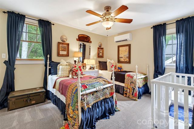 52 Cheshire Drive, Black Mountain, NC 28711