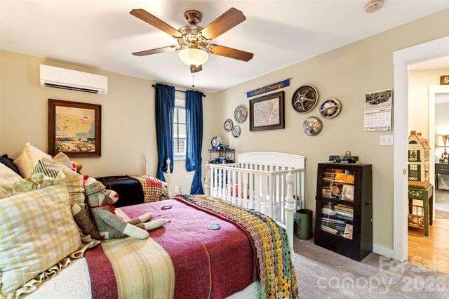 52 Cheshire Drive, Black Mountain, NC 28711