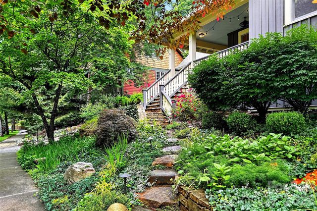 52 Cheshire Drive, Black Mountain, NC 28711