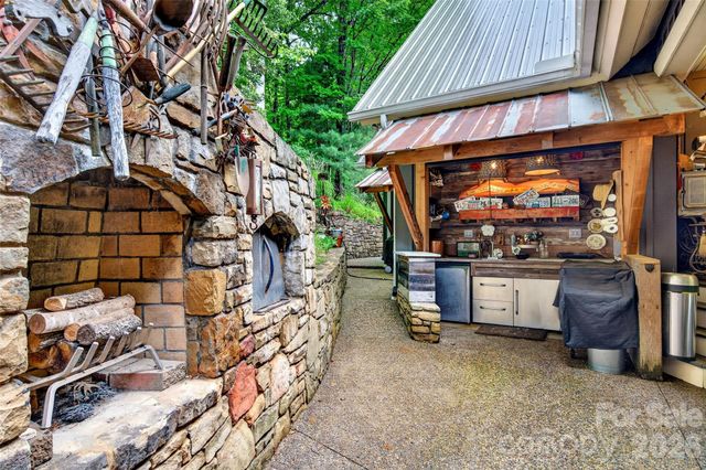 52 Cheshire Drive, Black Mountain, NC 28711