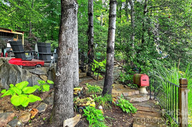 52 Cheshire Drive, Black Mountain, NC 28711