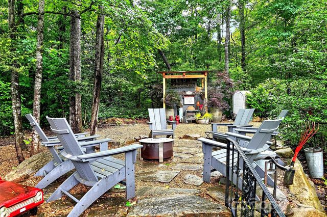 52 Cheshire Drive, Black Mountain, NC 28711