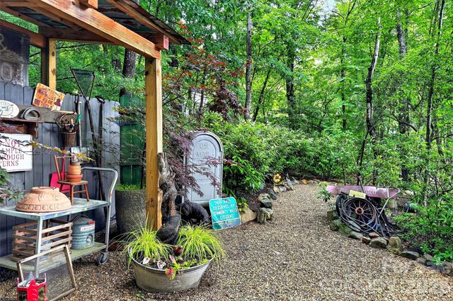 52 Cheshire Drive, Black Mountain, NC 28711