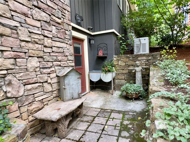 52 Cheshire Drive, Black Mountain, NC 28711
