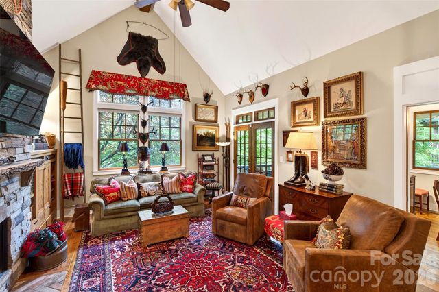 52 Cheshire Drive, Black Mountain, NC 28711