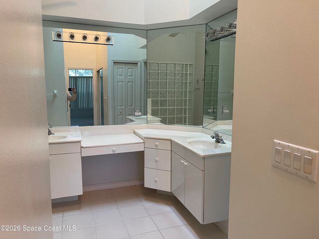 729 Kenwood Circle, Melbourne, FL 32940