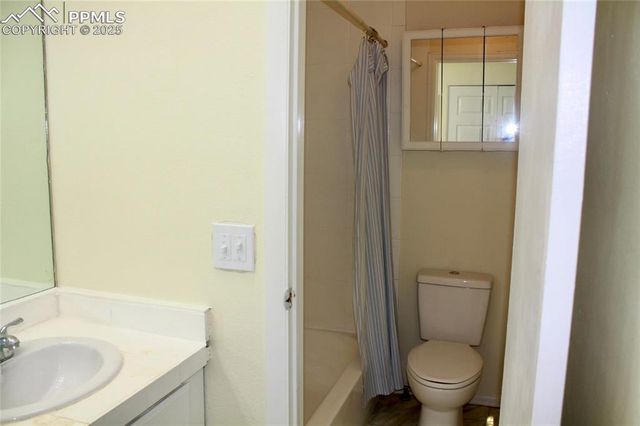 7670 Sunny view Lane, Colorado Springs, CO 80911