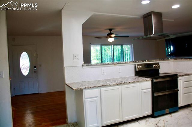 7670 Sunny view Lane, Colorado Springs, CO 80911