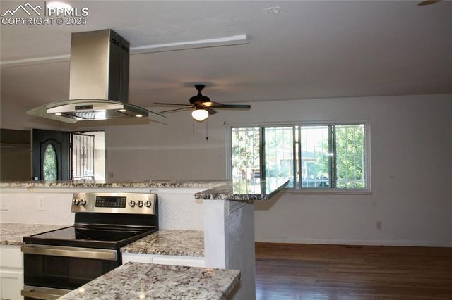 7670 Sunny view Lane, Colorado Springs, CO 80911