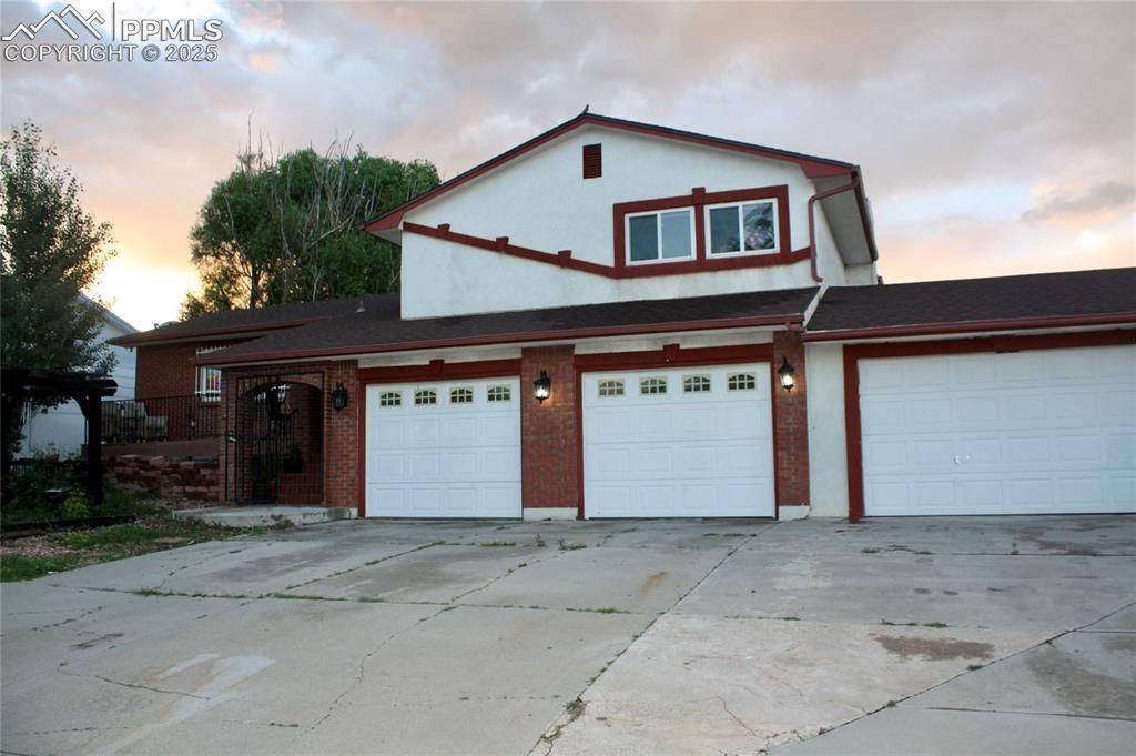 7670 Sunny view Lane, Colorado Springs, CO 80911