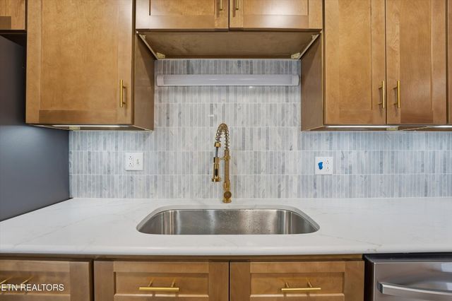 8129 Ainsworth Drive, Knoxville, TN 37909