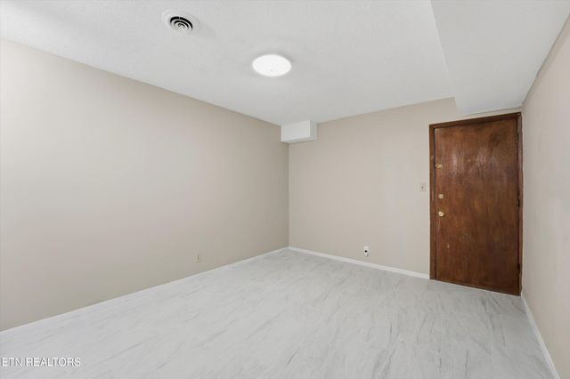 8129 Ainsworth Drive, Knoxville, TN 37909