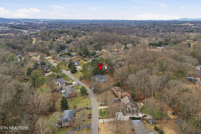 8129 Ainsworth Drive, Knoxville, TN 37909
