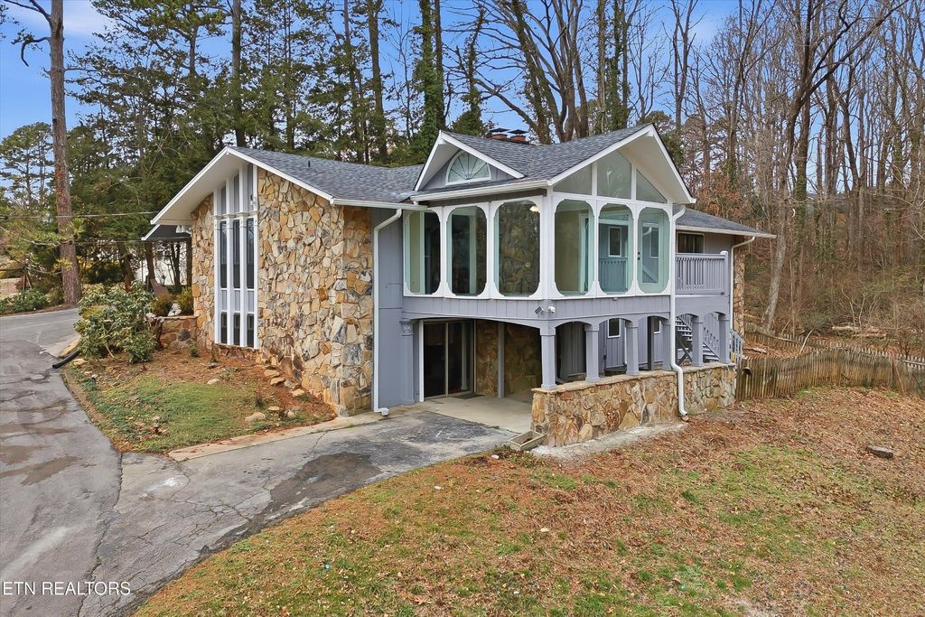 8129 Ainsworth Drive, Knoxville, TN 37909