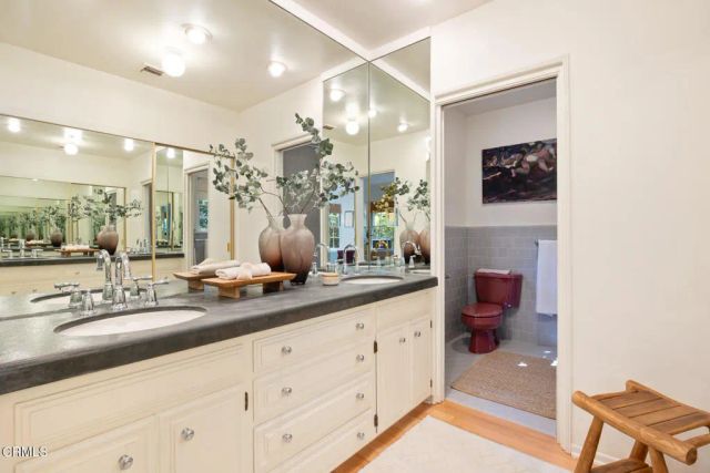 3243 Menlo Drive, Glendale, CA 91208