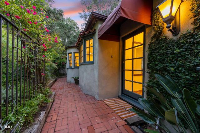 3243 Menlo Drive, Glendale, CA 91208