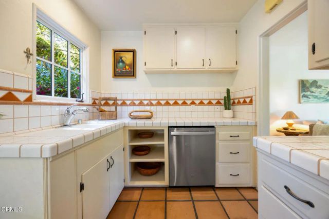 3243 Menlo Drive, Glendale, CA 91208