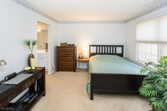 35 Cambridge Rd, Bedminster Twp., NJ 07921