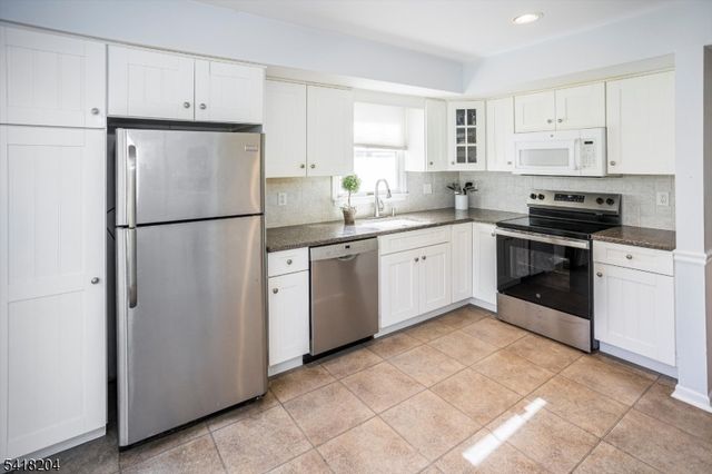 35 Cambridge Rd, Bedminster Twp., NJ 07921