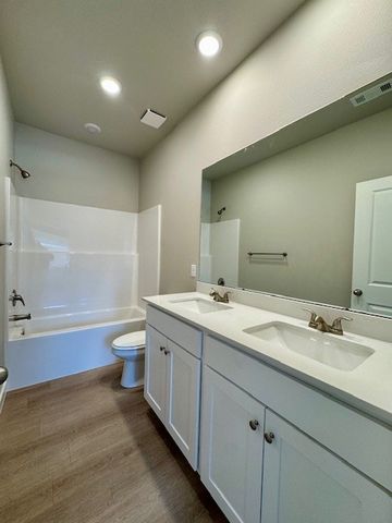 1905 SW Poigai Court 1, Bentonville, AR 72712
