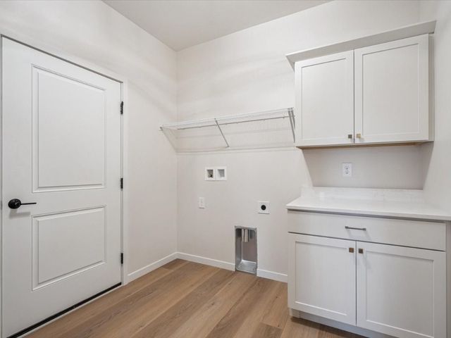 586 Maclan Circle, Iowa City, IA 52246