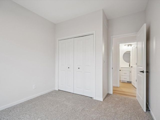 586 Maclan Circle, Iowa City, IA 52246