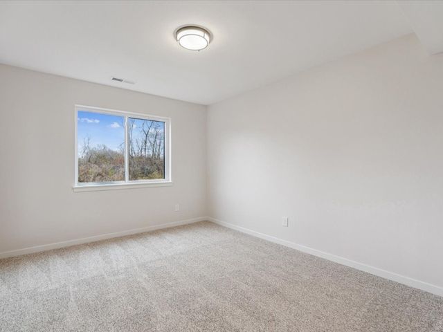 586 Maclan Circle, Iowa City, IA 52246