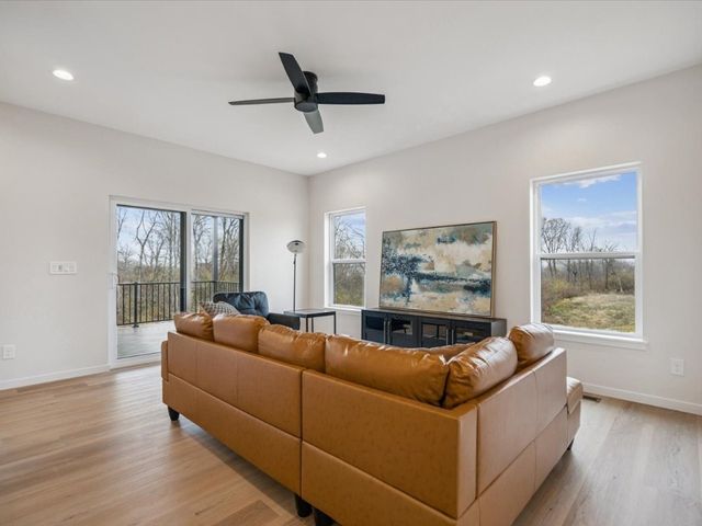 586 Maclan Circle, Iowa City, IA 52246