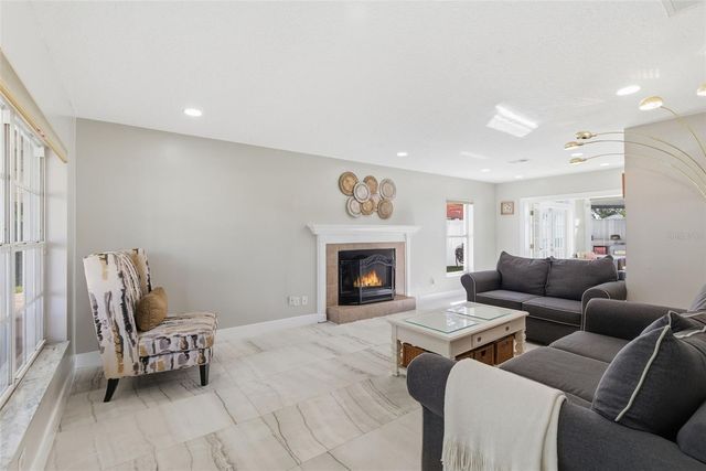 7904 N WOODLYNNE AVENUE, Tampa, FL 33614