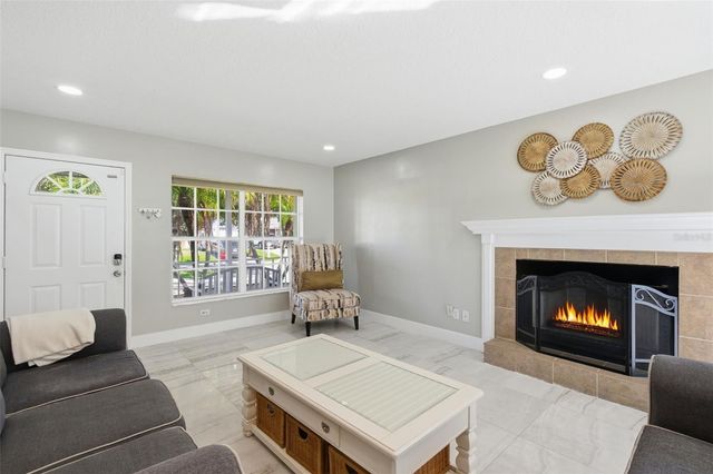 7904 N WOODLYNNE AVENUE, Tampa, FL 33614