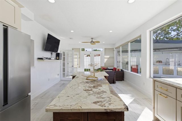 7904 N WOODLYNNE AVENUE, Tampa, FL 33614