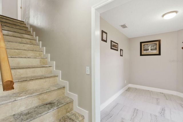 7904 N WOODLYNNE AVENUE, Tampa, FL 33614