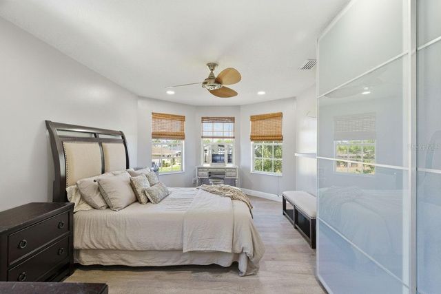 7904 N WOODLYNNE AVENUE, Tampa, FL 33614