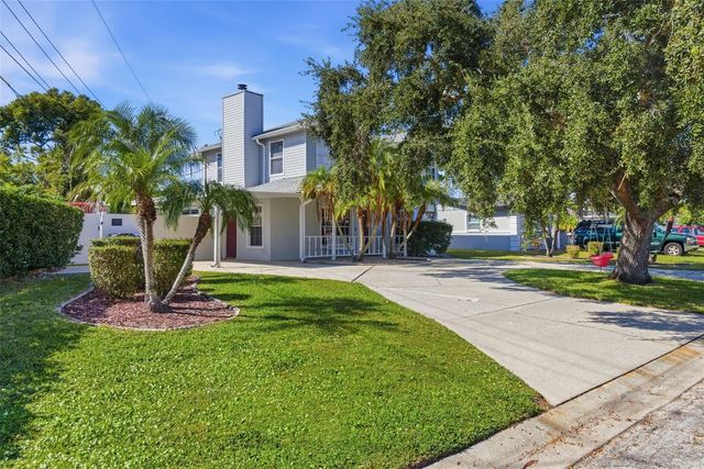 7904 N WOODLYNNE AVENUE, Tampa, FL 33614