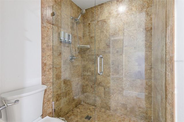 7904 N WOODLYNNE AVENUE, Tampa, FL 33614