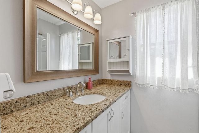 7904 N WOODLYNNE AVENUE, Tampa, FL 33614