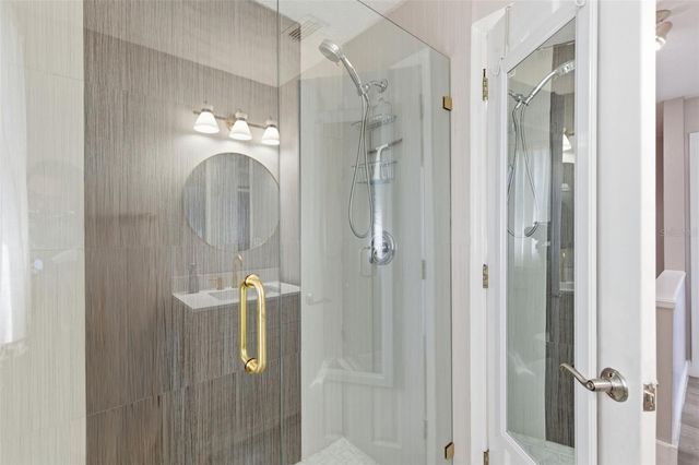 7904 N WOODLYNNE AVENUE, Tampa, FL 33614