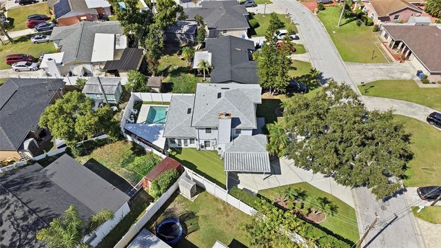 7904 N WOODLYNNE AVENUE, Tampa, FL 33614