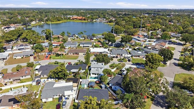 7904 N WOODLYNNE AVENUE, Tampa, FL 33614