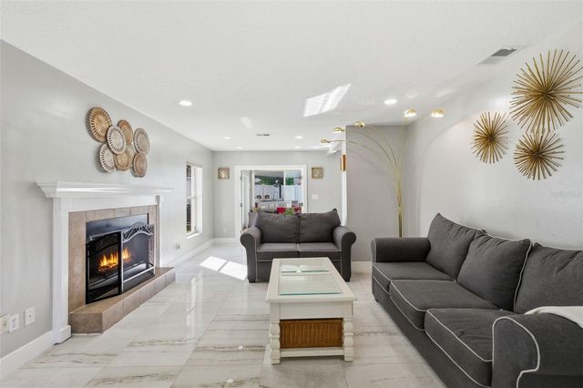 7904 N WOODLYNNE AVENUE, Tampa, FL 33614