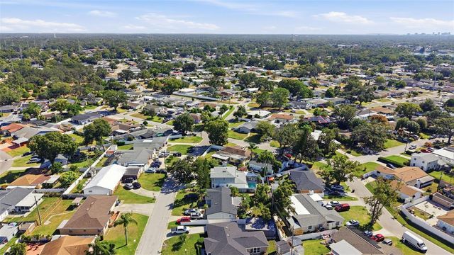 7904 N WOODLYNNE AVENUE, Tampa, FL 33614