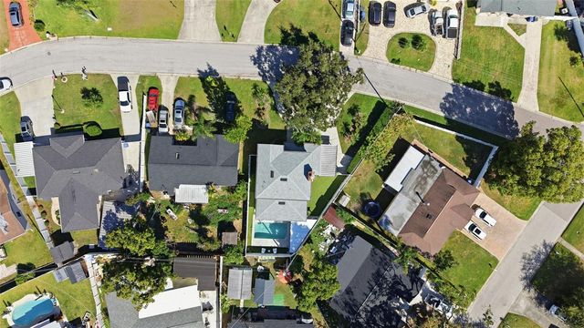 7904 N WOODLYNNE AVENUE, Tampa, FL 33614