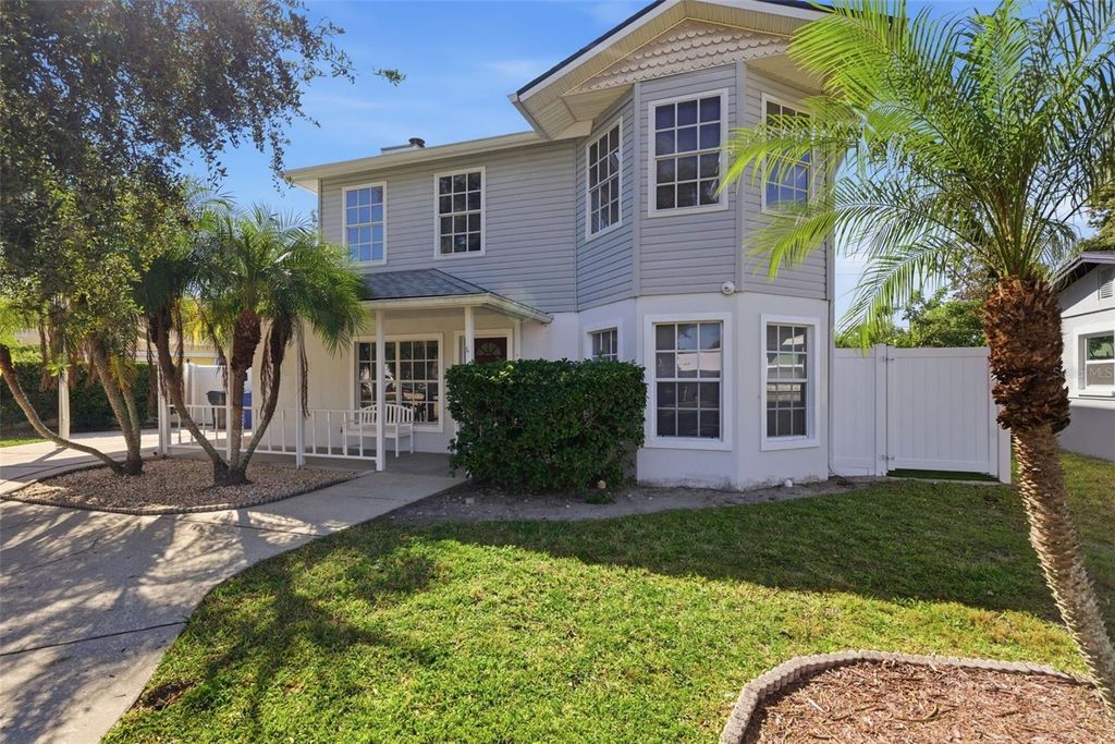 7904 N WOODLYNNE AVENUE, Tampa, FL 33614