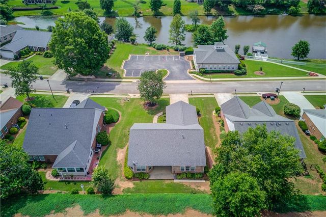 69 Clubhouse Drive, Jefferson, GA 30549