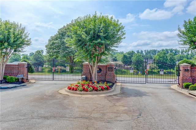 69 Clubhouse Drive, Jefferson, GA 30549