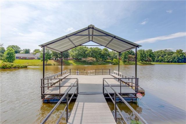 69 Clubhouse Drive, Jefferson, GA 30549